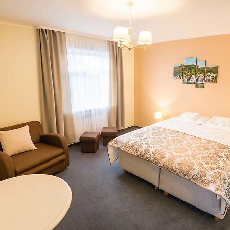 Ankur Hotell Mustvee Esterno foto