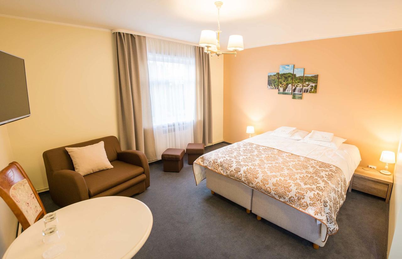 Ankur Hotell Mustvee Esterno foto