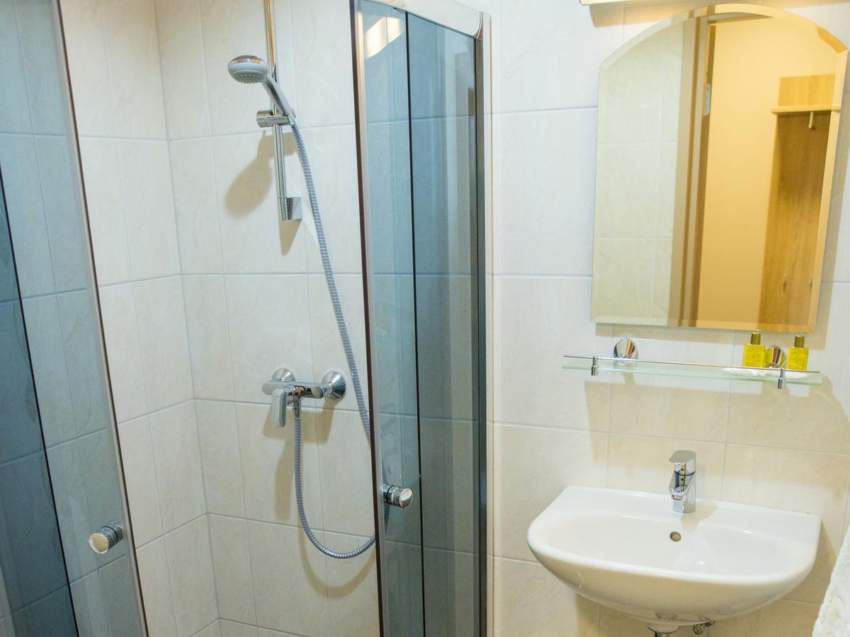Ankur Hotell Mustvee Esterno foto